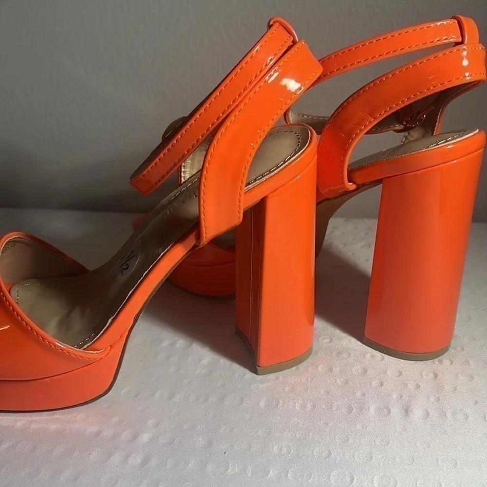 👡Olivia Miller - Orange shoes Size 6.5